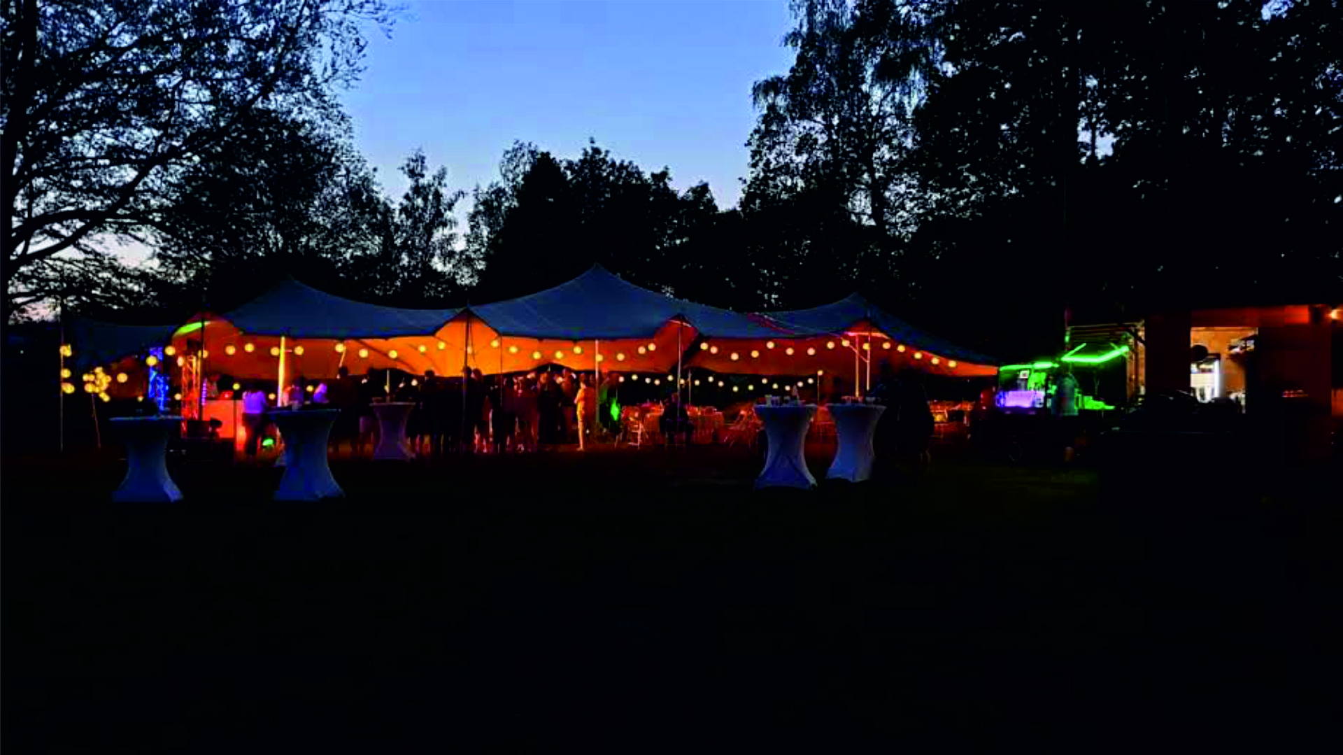 feiern im 15x20 Strechzelt - mieten bei eventTIME, der Partyausstatter