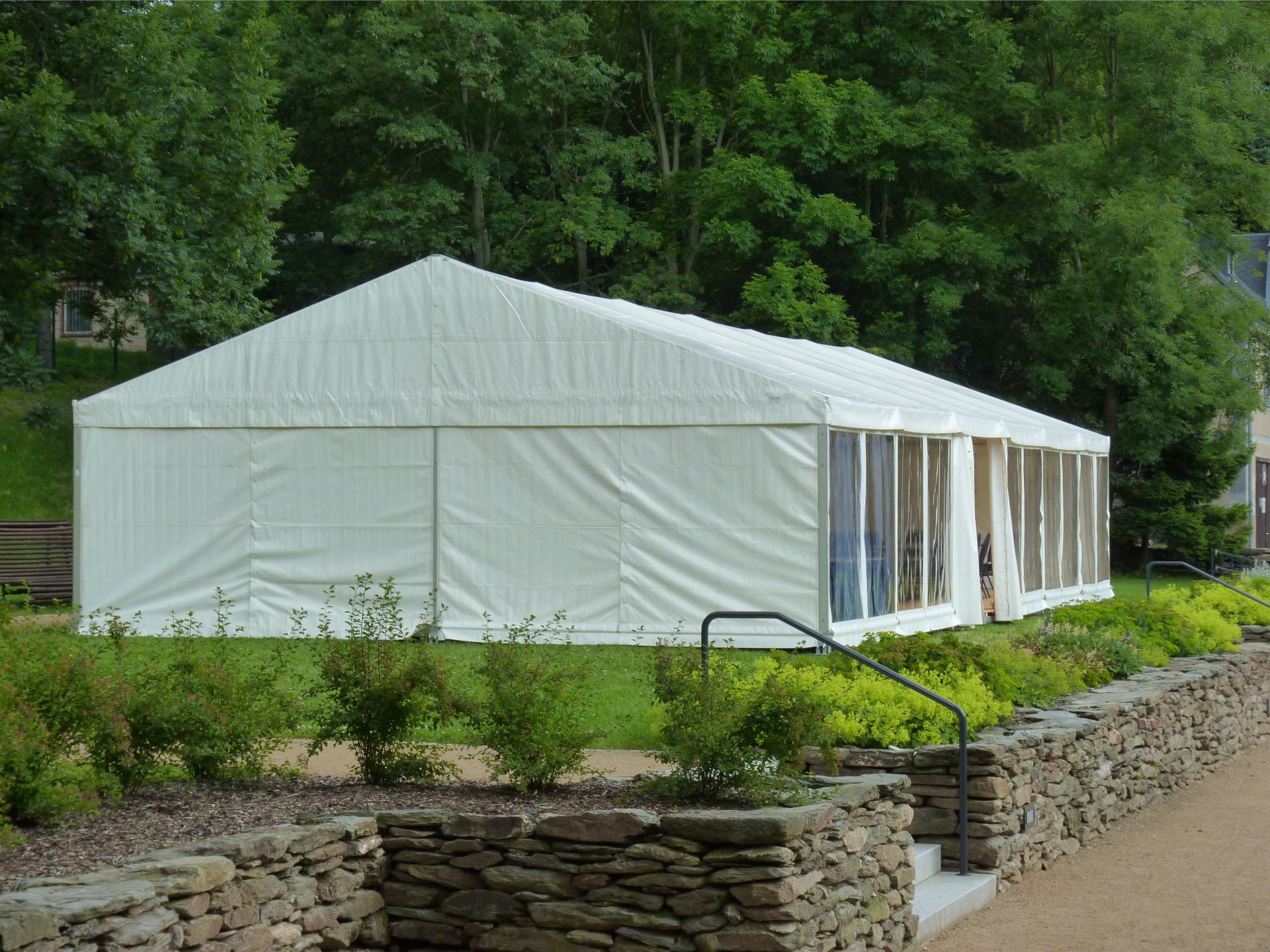 Partyzelt 8m x 18m