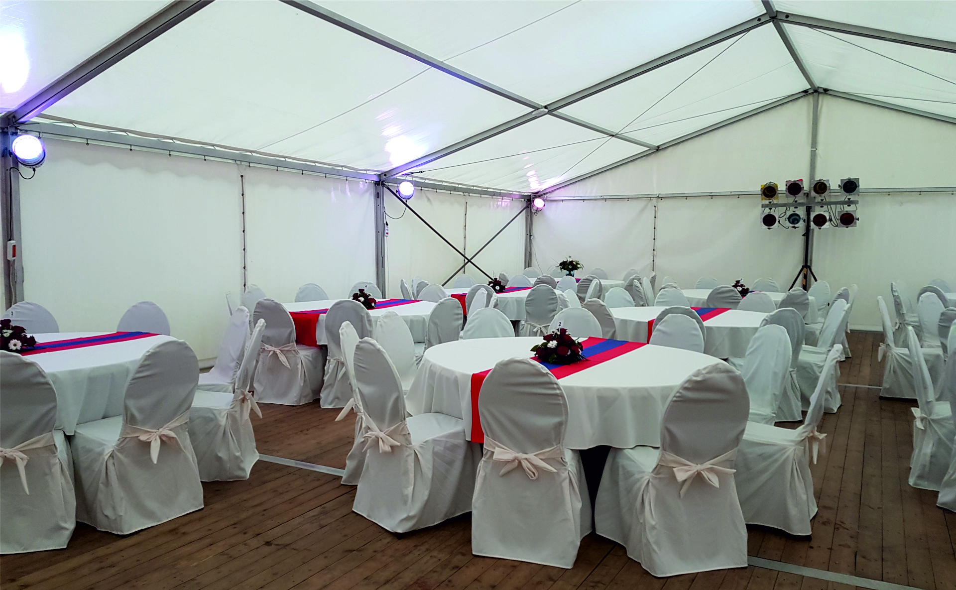 Bankettstuhl und Hussen- mieten bei eventTIME, der Partyausstatter
