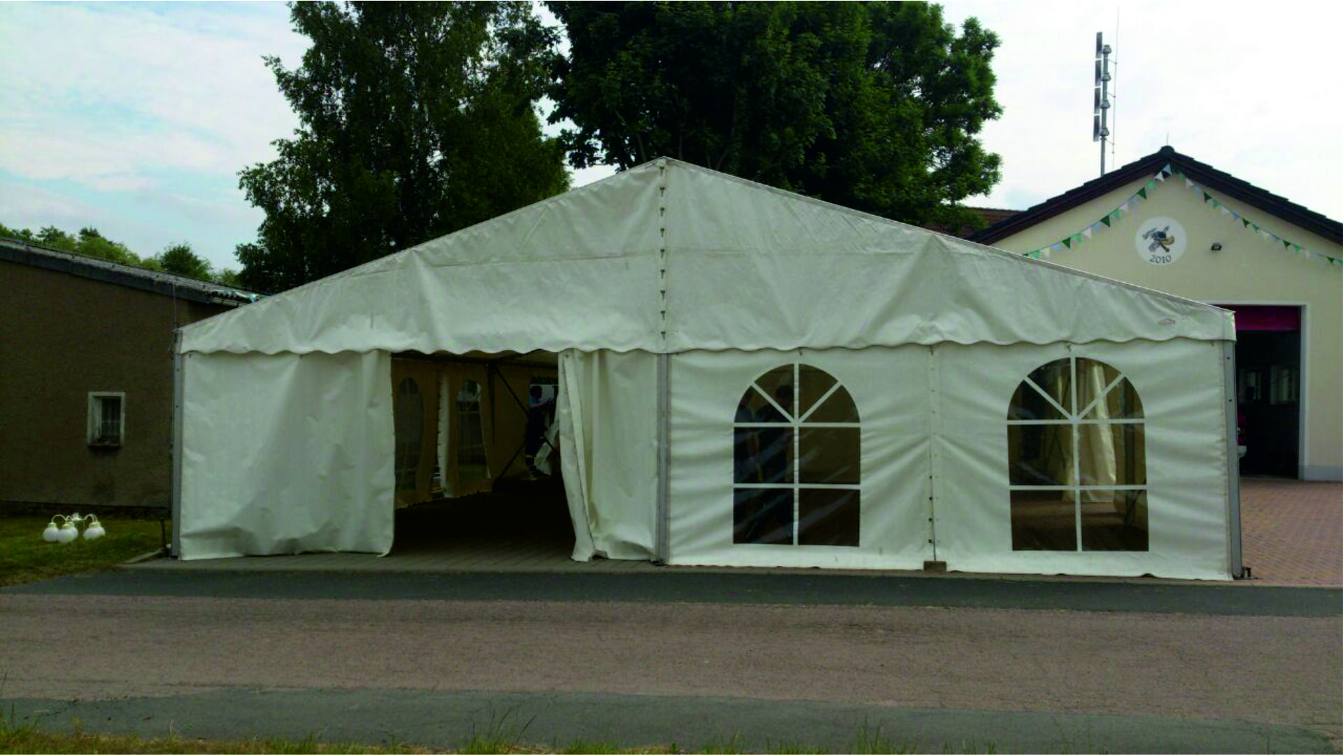 Festzelt - mieten bei eventTIME, der Partyausstatter
