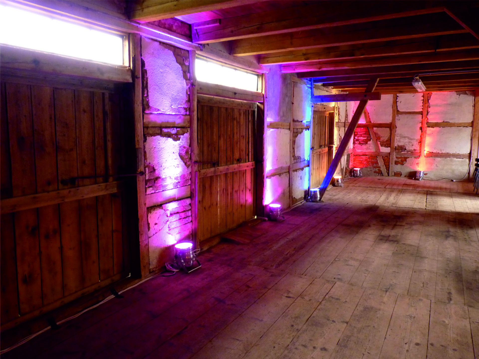 PAR64LED-Fluter - mieten bei eventTIME, der Partyausstatter