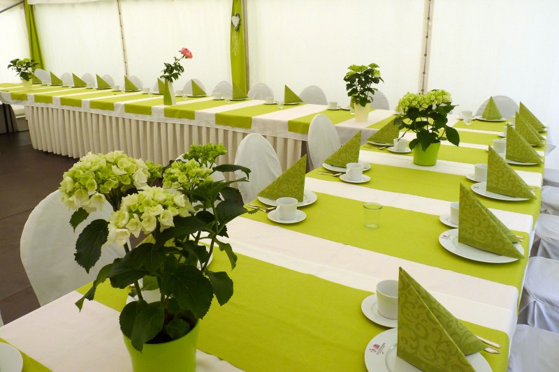 Hochzeitszelt bei eventTime, Deinem Partyausstatter, unkompliziert online bestellen