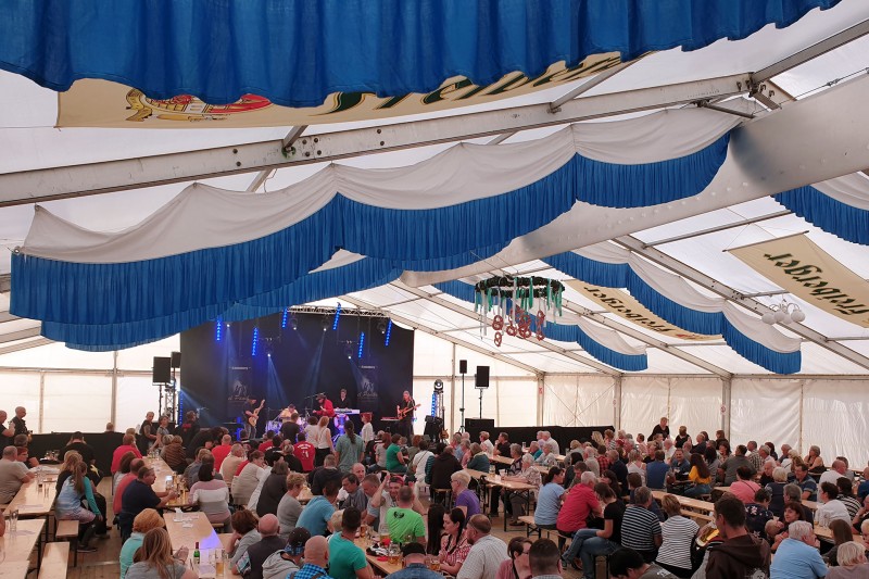 Oktoberfest Zelt bei eventTime, Deinem Partyausstatter, unkompliziert online bestellen