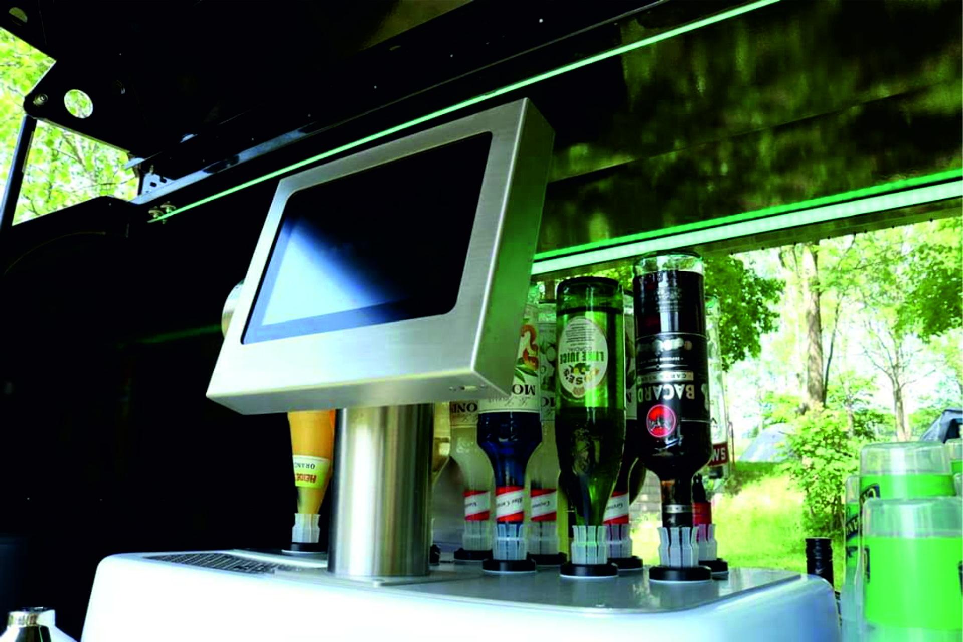 Ape mit Cocktailmaschine- mieten bei eventTIME, der Partyausstatter