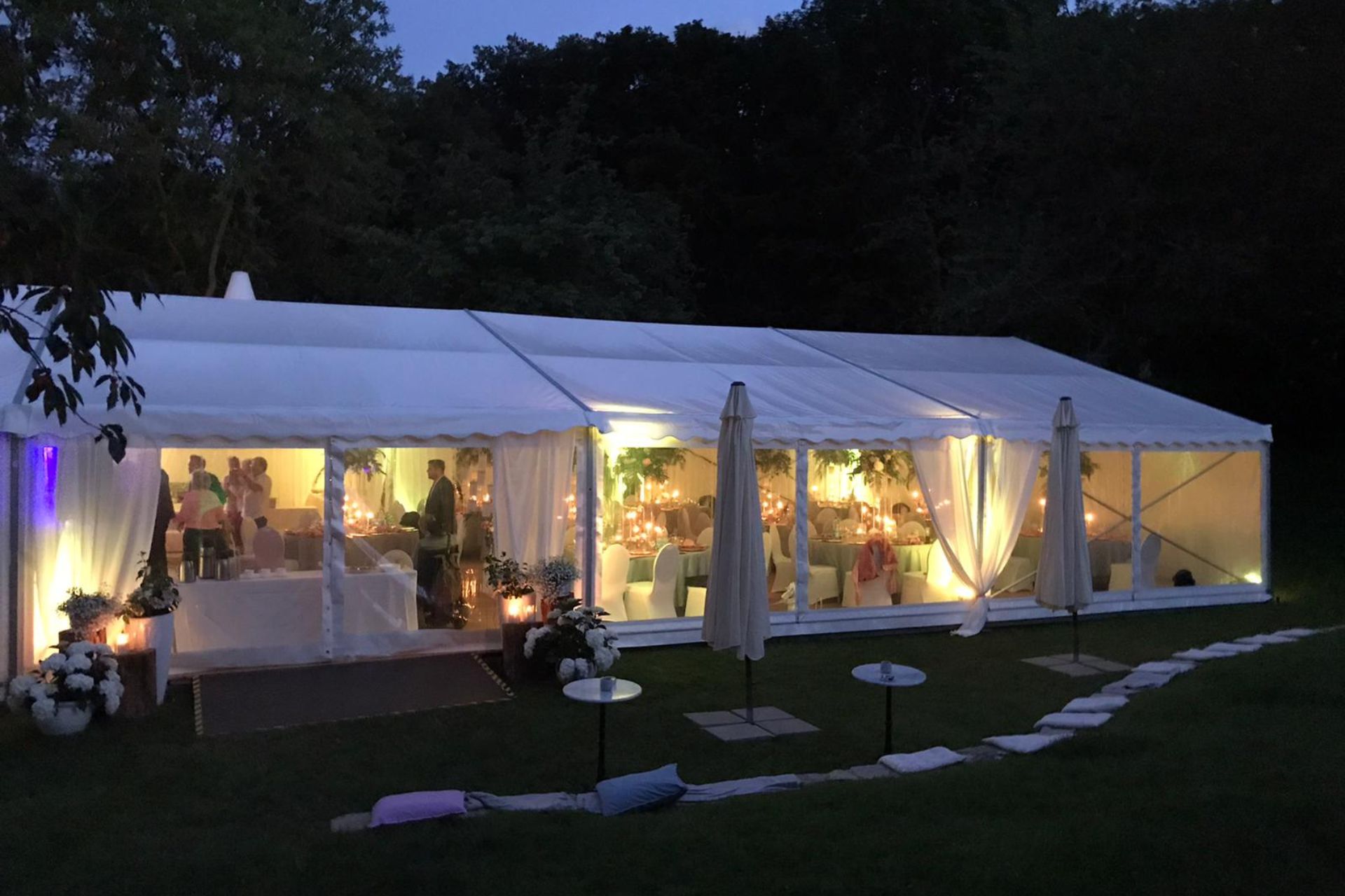 Festzelt-10mx20m mieten von eventTIME Festzelt-10mx20m mieten von eventTIME