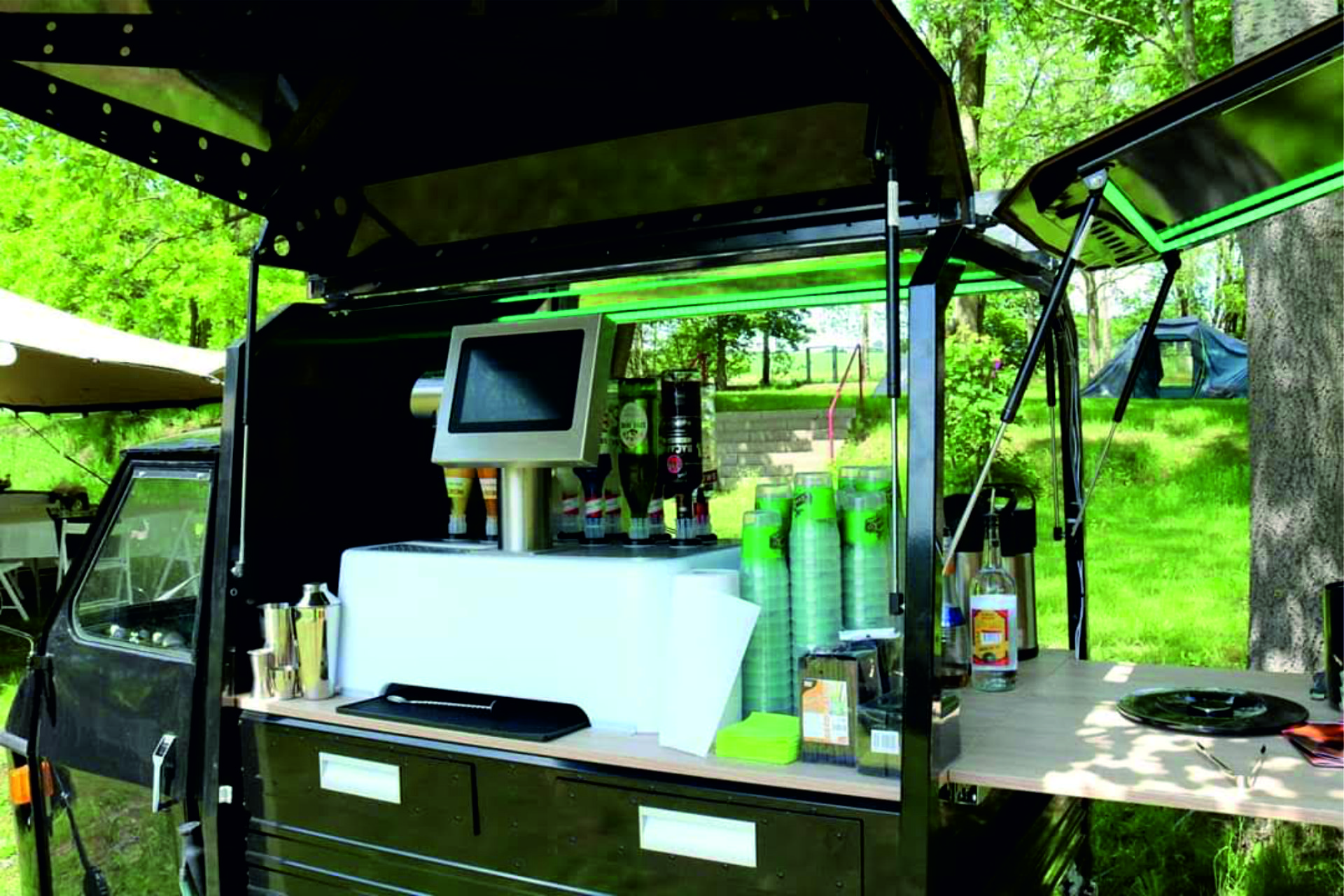 Cocktailmobil inkl.Cocktailmaschine- mieten bei eventTIME, der Partyausstatter