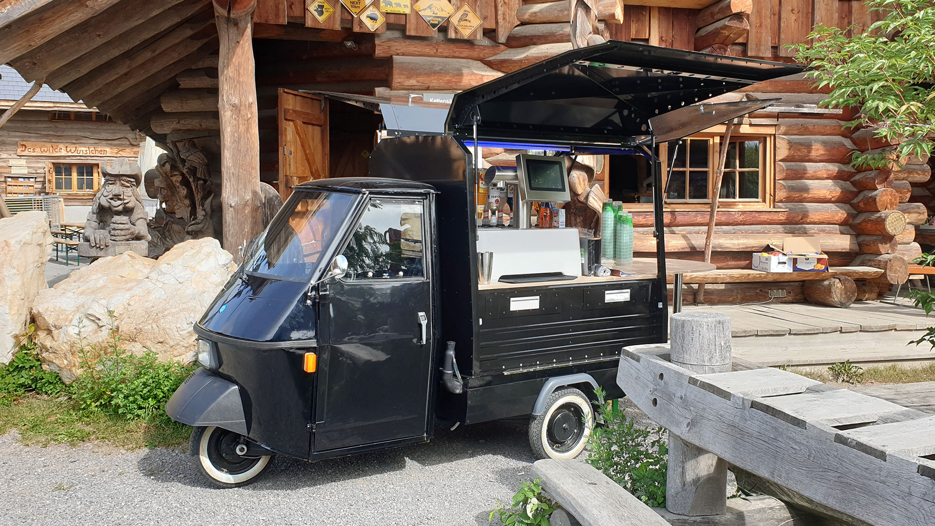 Cocktailbar mieten bei eventTime, Deinem Partyausstatter, unkompliziert online bestellen Cocktailbar mieten bei eventTime, Deinem Partyausstatter, unkompliziert online bestellen
