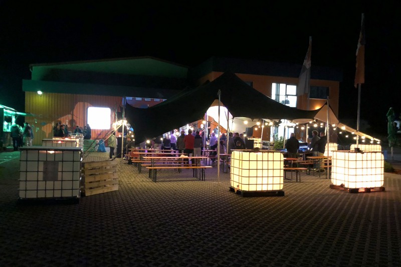 Stretchzelt für Firmenjubiläum bei eventTime, Deinem Partyausstatter, unkompliziert online bestellen