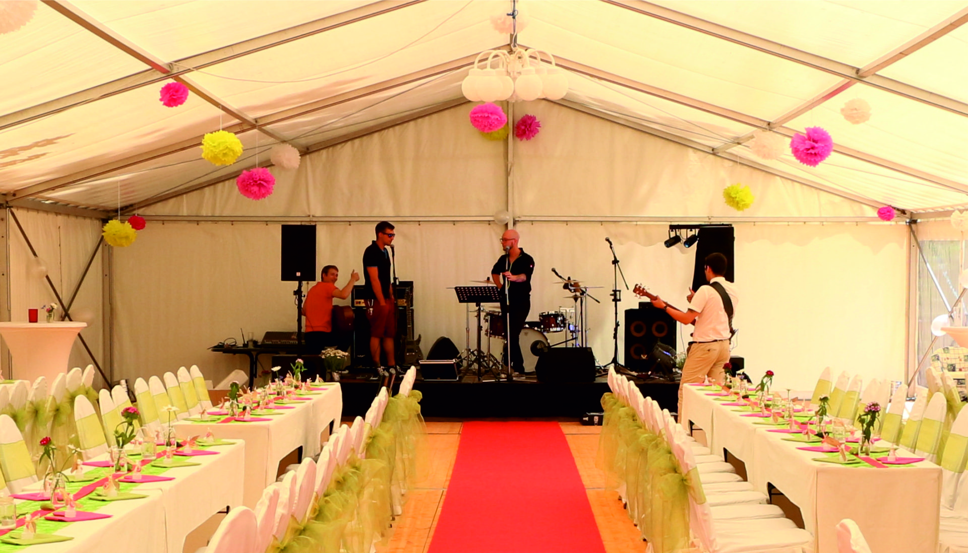 Holzpodest als Buehne - mieten bei eventTIME, der Partyausstatter Holzpodest als Buehne - mieten bei eventTIME, der Partyausstatter